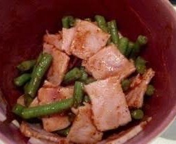 พริกแกงแฮมราดข้าว