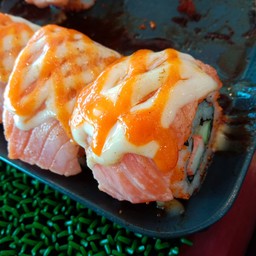 แซลมอนโรลเบิร์นสไปซี่