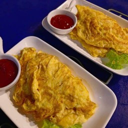 ข้าวไข่เจียวทรงเครื่อง