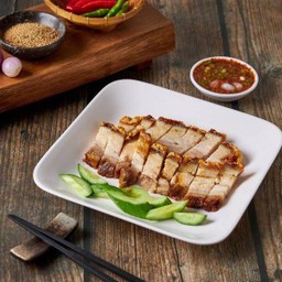 หมูกรอบ น้ำจิ้มแจ่ว