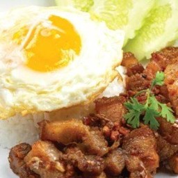 ข้าวหมูทอดกระเทียม