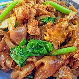 เส้นใหญ่ผัดซีอิ๊วไก่