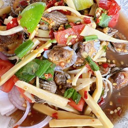 ตำลาวกะปิหอยแครงหนอไม้