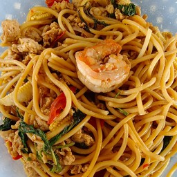 สปาเก็ตตี้กระเพราไก่