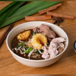 ก๋วยเตี๋ยวหมูตุ๋น