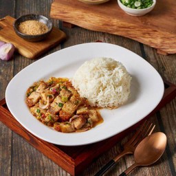 ข้าวน้ำตกหมูกรอบ