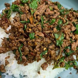 กะเพราเนื้อสับคั่ว