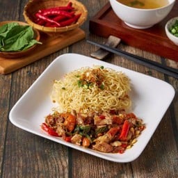 บะหมี่กะเพราเป็ดย่าง