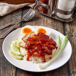 ข้าวหมูแดงหมูกรอบไข่