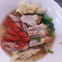 เกี๊ยวน้ำหมูกรอบ + เป็ดย่าง
