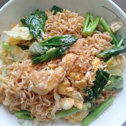 ผัดมาม่าไข่