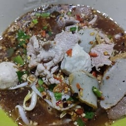 ก๋วยเตี๋ยวหมูต้มยำ