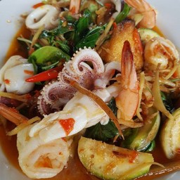 ผัดฉ่าทะเล เป็นกับ