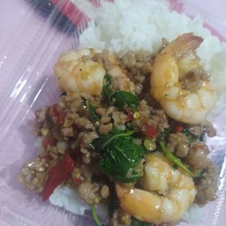 กะเพราหมูสับ+กุ้ง