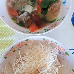 เส้นหมี่กรอบลาดหน้า