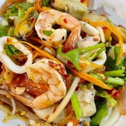 ยำทะเล กุ้ง หมึก หอย