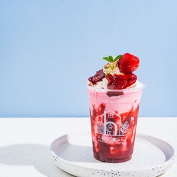 สตอเบอรี่มิ้วครีม