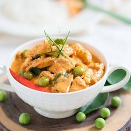 พะแนงไก่ ราดข้าว