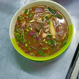 ส้มตำกุ้งนางริมทางรสแซ่บ