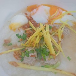 โจ้กหมูใส่ไข่แถมปาโก้