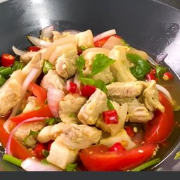 ยำหมูสามชั้น