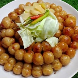 ไส้กรอกอีสานหอมแตม ตลาดดอนนก