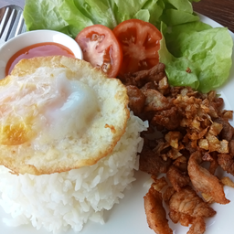 ข้าวราดหมูทอดกระเทียมพริกไทย