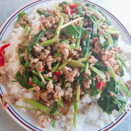 พริงแกงหน่อไม้ดองเบคอน