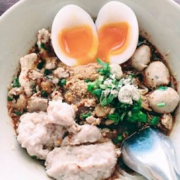 เกาเหลาต้มยำไข่ทะลัก อร่อยมากๆ