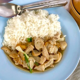 ผัดเห็ดฟางน้ำมันหอยราดข้าว