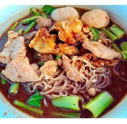 ก๋วยเตี๋ยวน้ำตกหมู