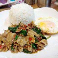 ข้าวกระเพราหมูชิ้น+ใข่ดาว