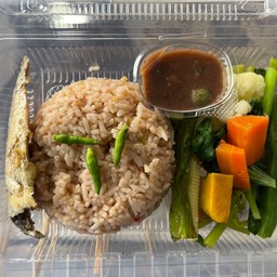 ข้าวคลุกน้ำพริกกะปิผักต้ม