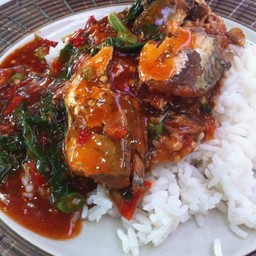 Canned Fish With Basil (Topped With Rice)