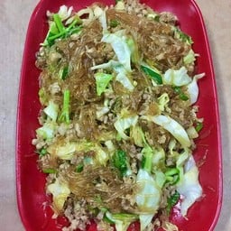 ผัดวุ้นเส้นกระหล่ำหมูสับกับข้าว
