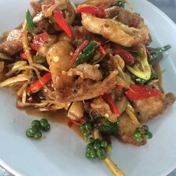 ปลากะพงผัดฉ่า