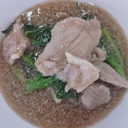 ราดหน้าหมูหมักเส้นใหญ่
