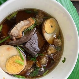 หอมเนยปัง กาแฟสด&เบเกอรี่ ลานจอดรถ 40 บาท ซอยศรีวิชัย22 ก่อนถึง รพ.สุราษฎร์