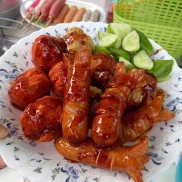 แพรวา ลูกชิ้นทอด&ตามสั่ง ลาซาล28