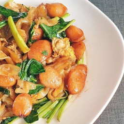 ผัดซีอิ้ว ไส้กรอก.