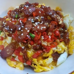 ข้าวไข่ขยี้ไก่ป๊อบ