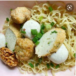 ก๋วยเตี๋ยว+ลูกชิ้นรวมXL