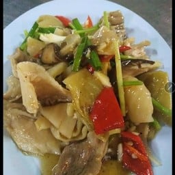 กะเพาะหมูผัดเกี่ยมฉ่าย