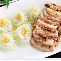 เส้นหมี่หมูย่าง