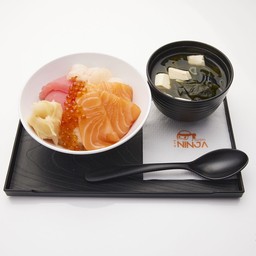 ข้าวหน้าปลาดิบรวม