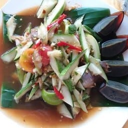 ตำแตงปูปลาร้าไข่เยี่ยวม้า