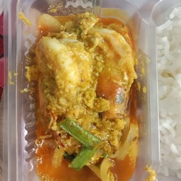 ผัดผงกระหรีกุ้งราดข้าว