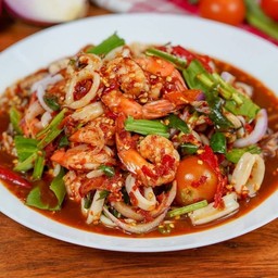 ร้านยำปูม้า (สารพัดตำ สารพัดยำ) 200 ปี