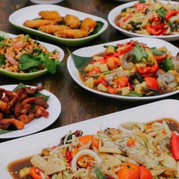 ตำกุ้งสดพิเศษ+แกงเห็ดรวม+ปีกไก่ทอดนำ้ปลา