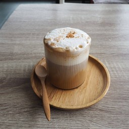 มอคค่าเย็น (แยกน้ำแข็ง)